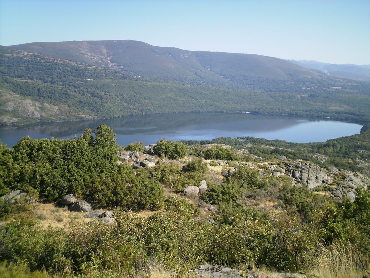 Cabanas Madarsu Vigo de Sanabria ภายนอก รูปภาพ